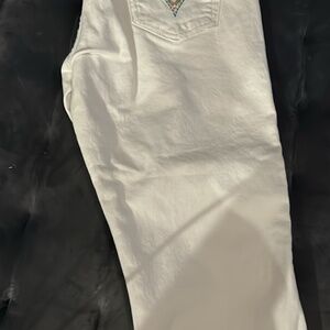 Ladies sz 4 white Levi’s capris